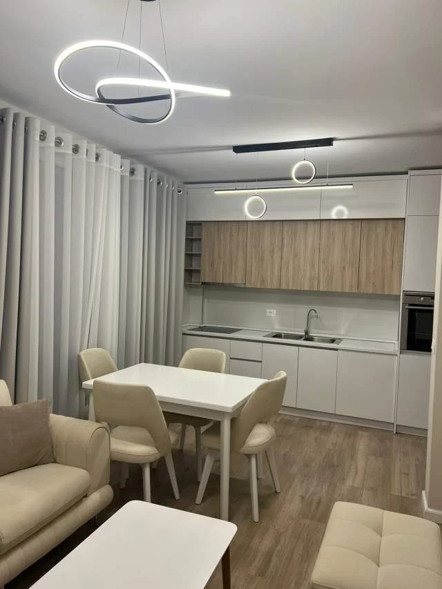 Tirane, jepet me qera apartament 2+1+BLK Kati 4, 91 m² 550 Euro (Rruga Teodor Keko)