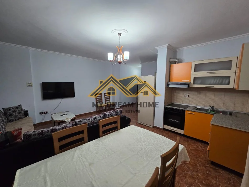 Durres, jepet me qera apartament 1+1 Kati 7, 60 m² 300 € (PLAZH DURRES)