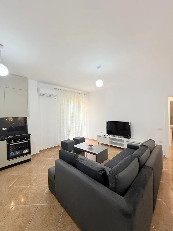 Vlore, jepet me qera apartament 1+1+Ballkon , 60m² 500 € (Lungomare Vlore)