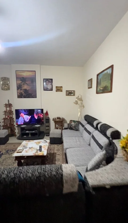 Tirane, jepet me qera apartament 1+1+Aneks+Ballkon Kati 5, 75 m² 450 € (Kristal Center)