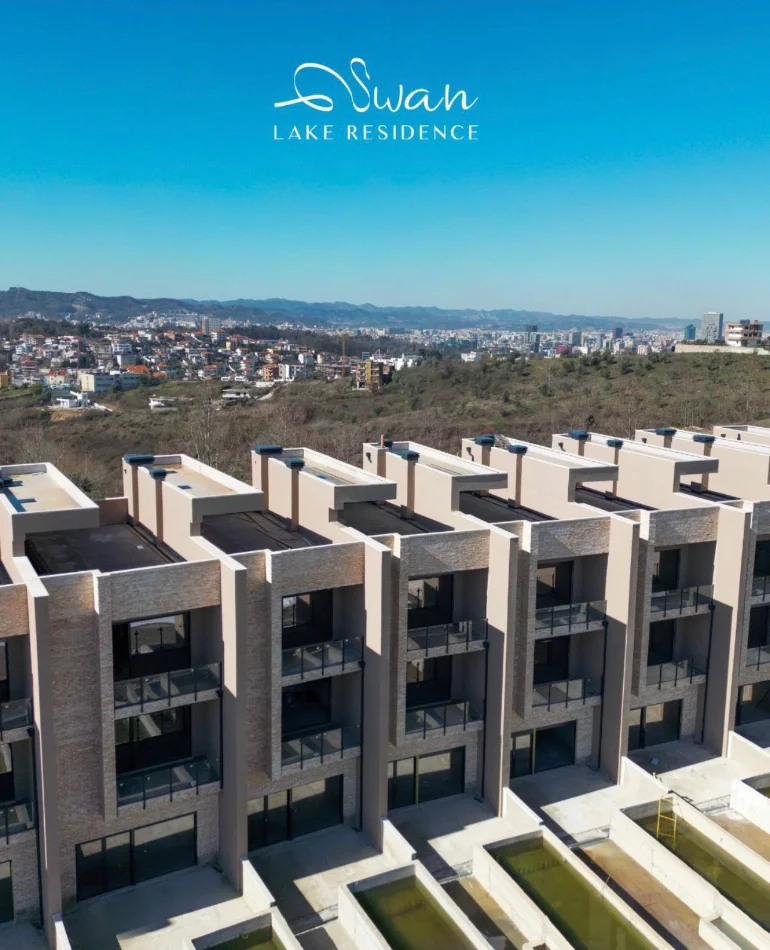 Tirane, shitet Vile 2 Katshe , 209 m² 650.000 € (Liqeni i Farkes)