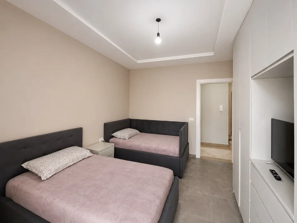 Shitet, Apartament 2+1+2, ne Green City Residence, pranë Unazës, 250.000 euro