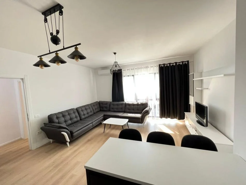 Tirane, jepet me qera apartament 1+1 Kati 10, 60 m² 600 € (Rruga e Dibres)