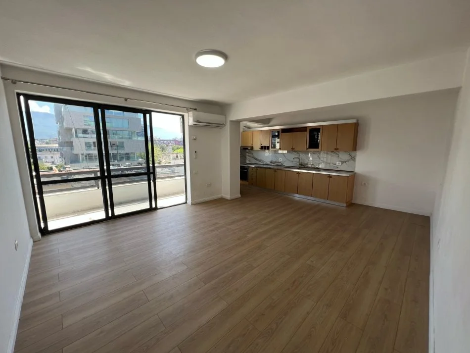 Tirane, jepet me qera apartament 2+1 Kati 6, 120 m² 950 € (Rruga Ibrahim rugova)