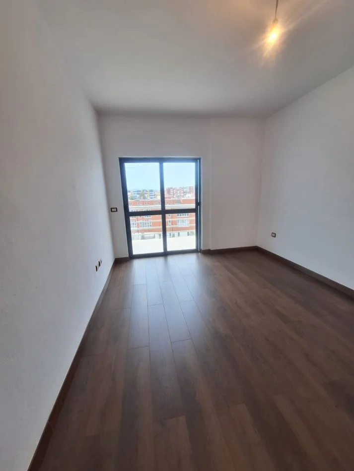 Tirane, shes apartament 2+1+Ballkon Kati 5, 120 m² 159.000 € (Don Bosko)