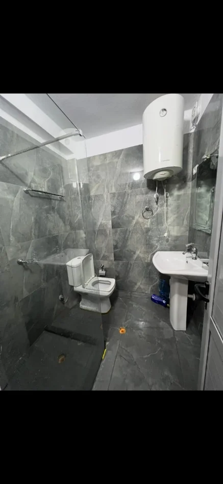 Tirane, jepet me qera apartament 1+1+parkim Kati 2, 65 m² 550 € (Don Bosko prane Viva Market)