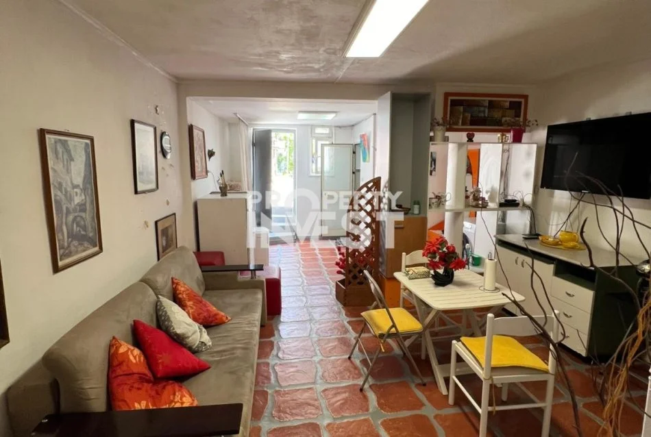 Tirane, jepet me qera 1+1 Kati 0, 40 m² 400 € (Vaso Pasha)