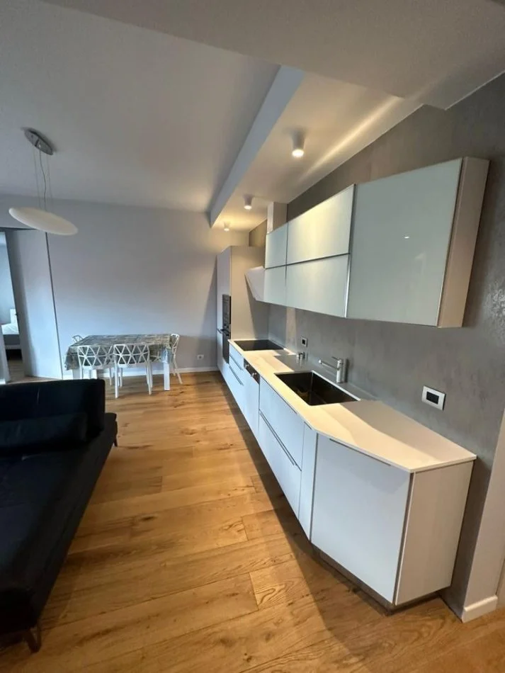 Tirane, jepet me qera apartament 1+1+Aneks+Ballkon Kati 7, 1.000 € (Vaso pasha)