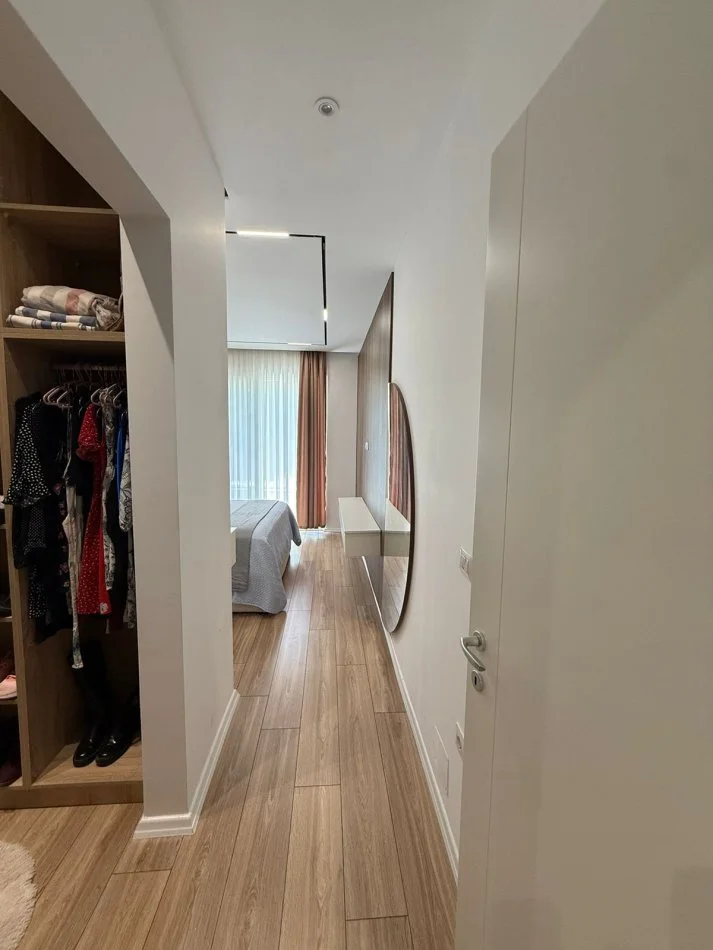 Tirane, jepet me qera apartament 2+1 Kati 4, 98 m² 900 € 