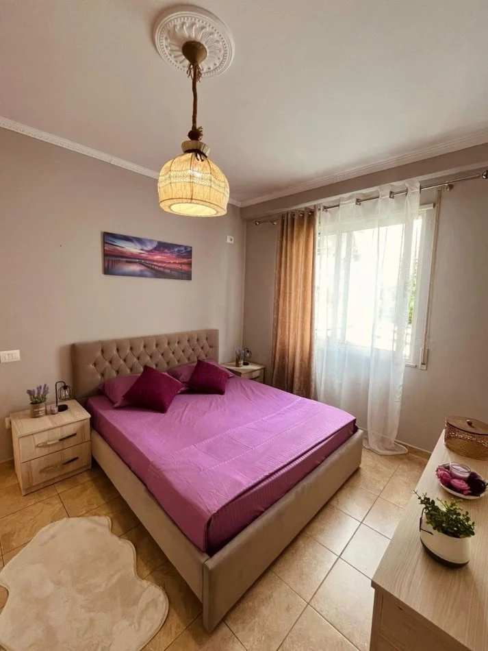 Tirane, jepet me qera apartament 2+1 Kati 1, 90 m² 620 € (Don Bosko tek Kisha)