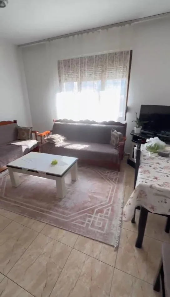 Tirane, jepet me qera apartament 1+1+Ballkon Kati 3, 60 m² 380 € (rruga Don Bosko)