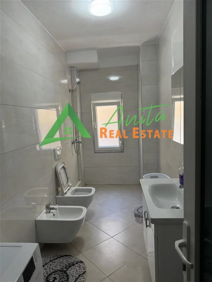 Tirane, jepet me qera apartament 2+1 Kati 1, 85 m² 600 € (Don Bosko)
