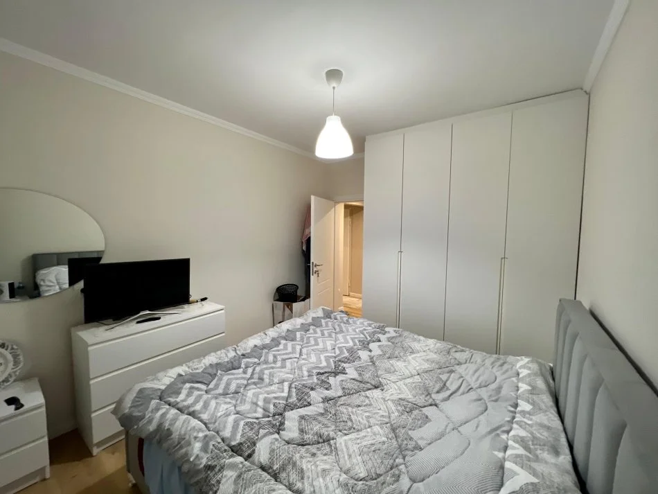 Tirane, jepet me qera apartament 2+1 Kati 1, 89 m² 500 € (Rruga sefer tujani)