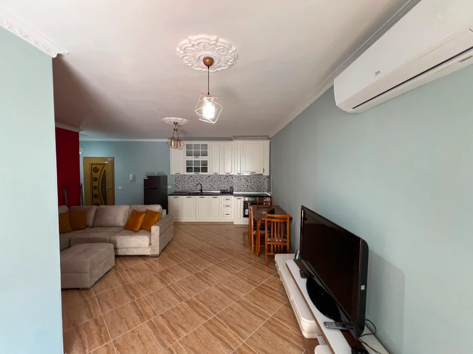Durres, jepet me qera apartament 1+1+Ballkon , 65 m² 330 € (Florida Pavaresia Plazh)
