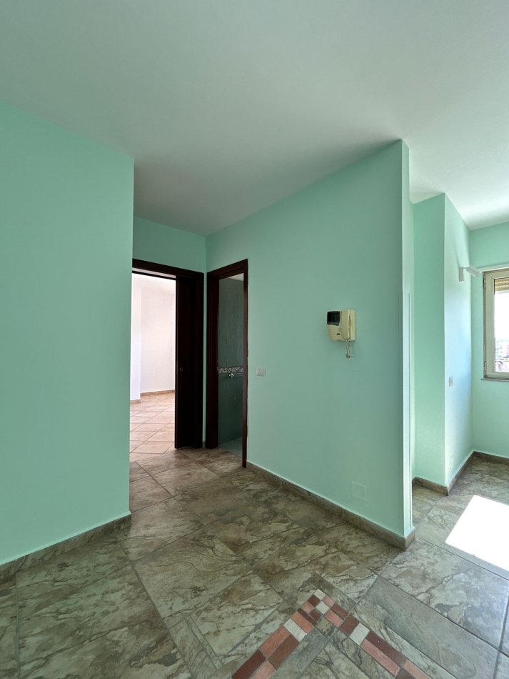 Tirane, jepet me qera 2+1+Ballkon Kati 6, 110 m² 600 € (Fortuzi)