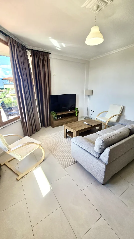 Tirane, jap me qera apartament 3+1+Ballkon Kati 2, 150 m² 700 € (Fuat Toptani)