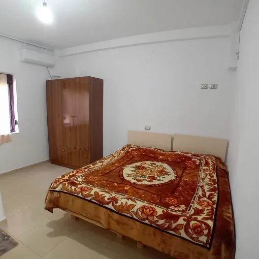 Tirane, jepet me qera apartament 1+1 Kati 2, 77 m² 350 € (Rruga 5 Maji)