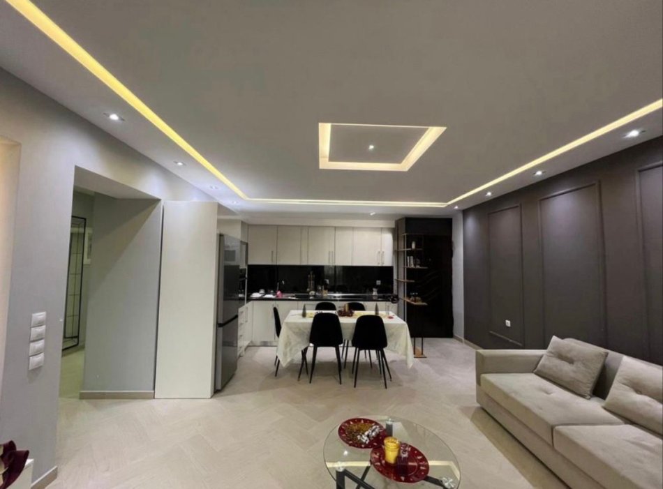 Tirane, jepet me qera apartament 1+1 Kati 12, 62 m² 600 € (ZOGU ZI)