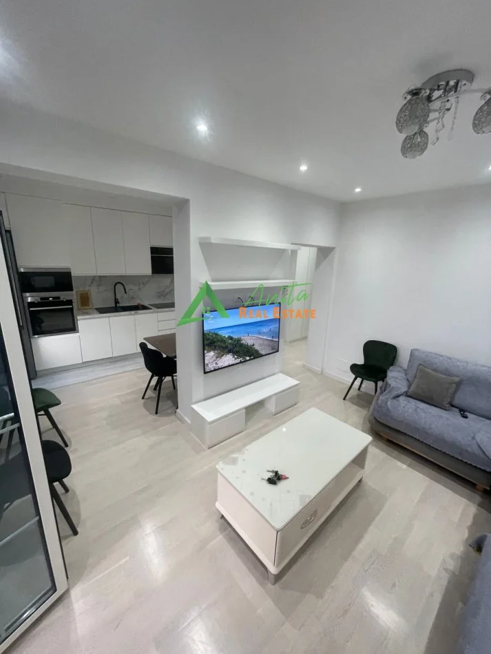 Tirane, jepet me qera apartament 1+1+Ballkon Kati 3, 64 m² (Rruga Bardhyl)