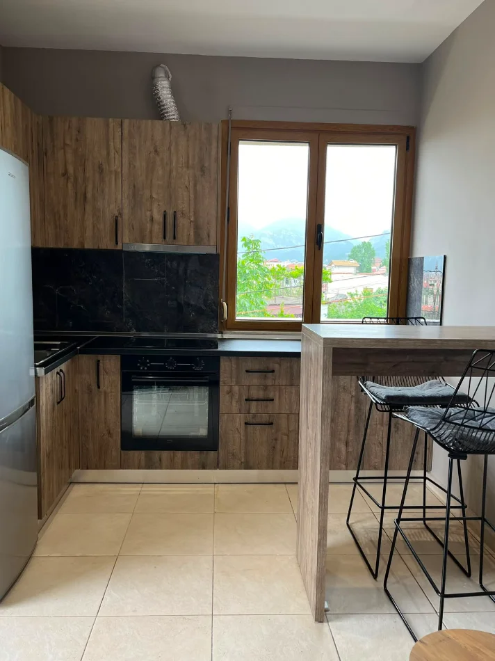 Tirane, jepet me qera apartament 1+1 Kati 2, 62 m² 400 € (Qytet Studenti)