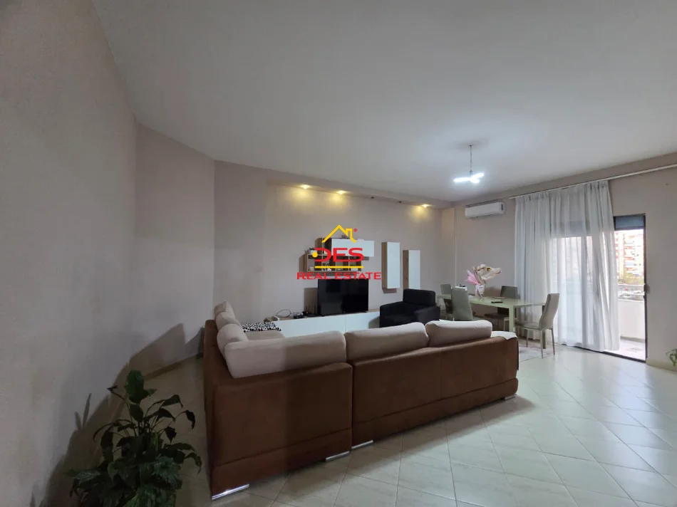 Vlore, shitet apartament 2+1+Ballkon Kati 3, 128 m² (Rruga Sadik Zotaj)
