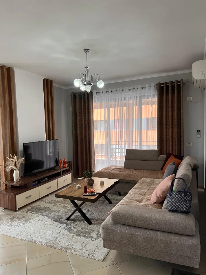 Tirane, shitet 2+1 Kati 3, 125 m² 160.000 € 