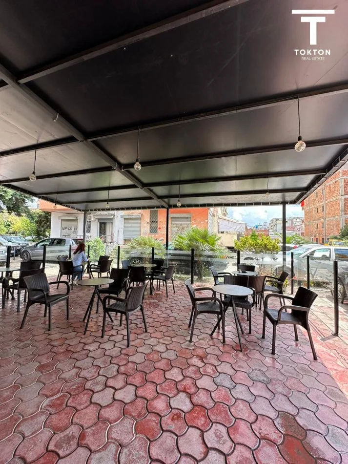 Tirane, shitet Kati 0, 355 m² 603.500 € (Don Bosko, Rruga Albanopoli)