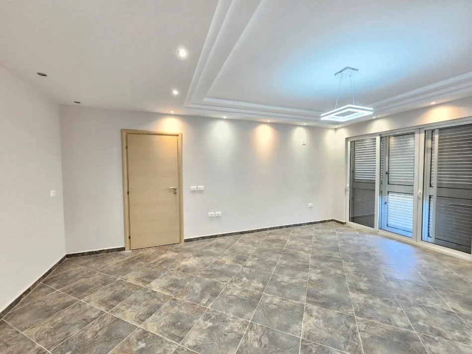 Tirane, shitet apartament 2+1 , 122 m² 165.000 € (Rruga Hysen Gjura)