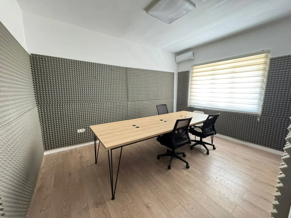 Tirane, jepet me qera apartament 3+1+Aneks+Ballkon Kati 3, 120 m² 800 € (Bllok)