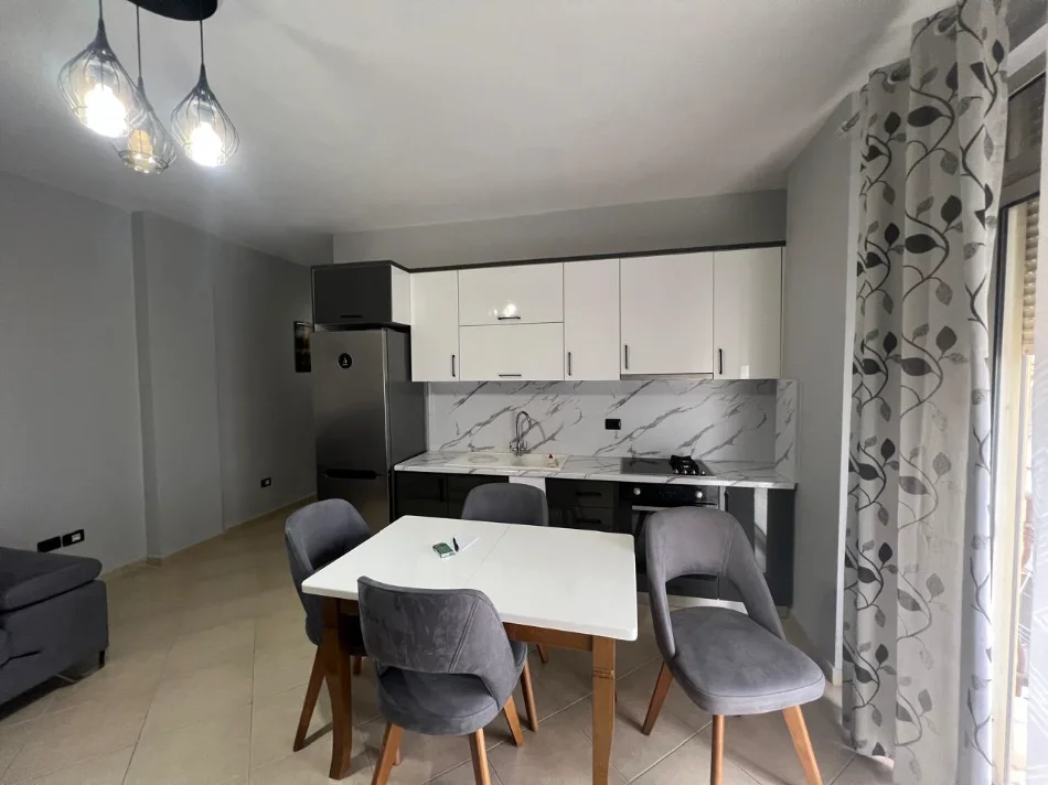 Shqiperi, jepet me qera apartament 1+1 Kati 6, 350 € 