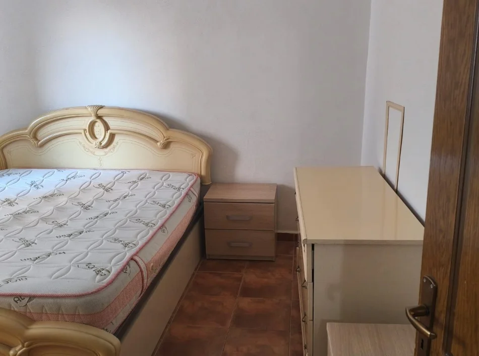 Tirane, jepet me qera apartament 1+1 Kati 4, 60 m² 500 € (Stadiumi Dinamo)