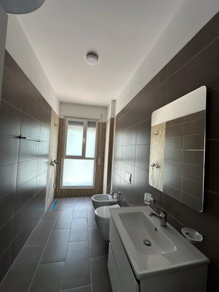 Tirane, jepet me qera apartament 2+1 Kati 6, 100 m² 700 € (rruga don bosko)