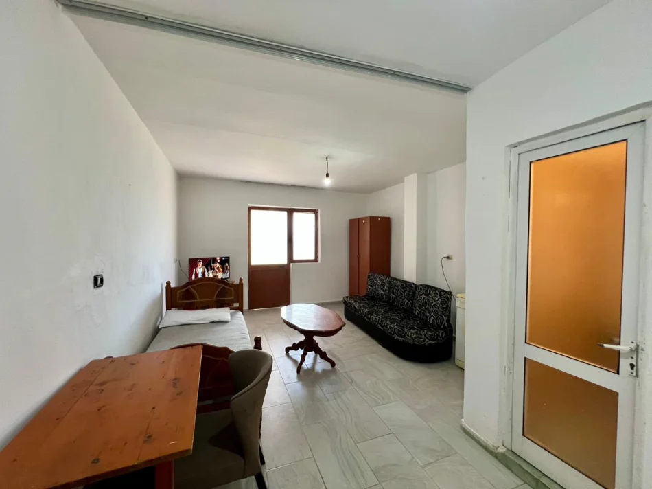 Tirane, jepet me qera garsonier 1+1 Kati 1, 28 m² 180 € (Rruga Mihal Grameno)