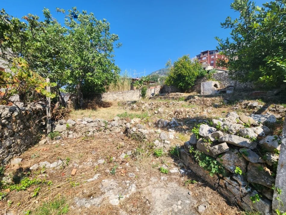 Dhermi - Palase, shitet shtepi 2 Katshe, 80 m² me Oborr 300m2, 260.000 € (Dhermi)