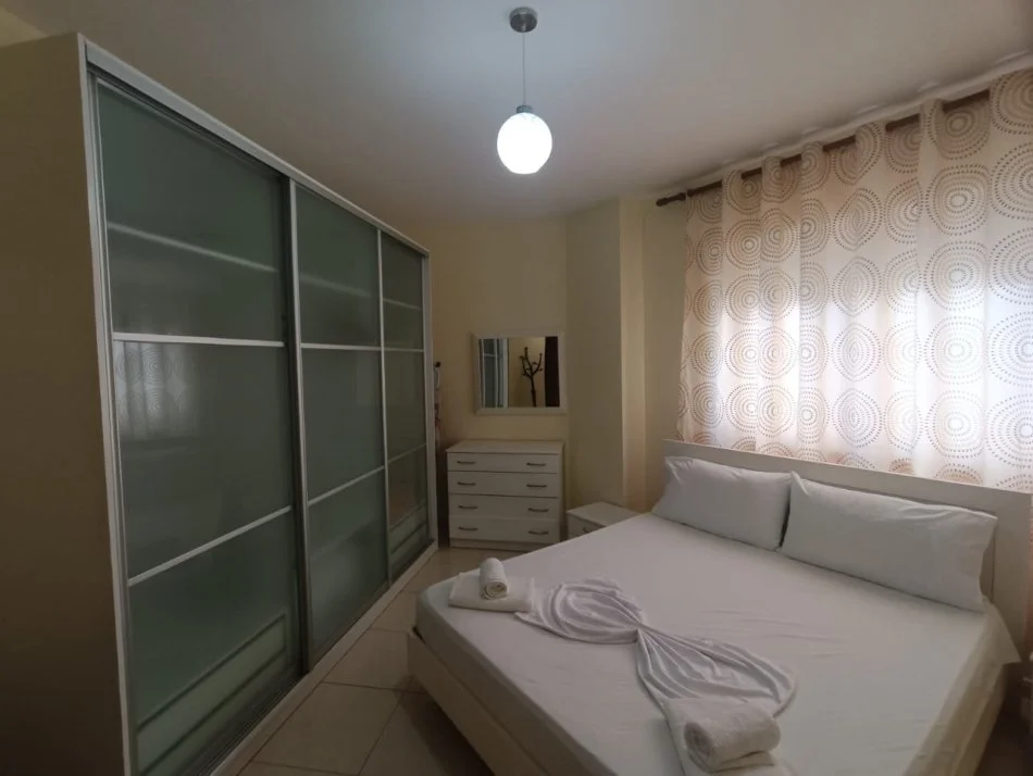 Vlore, jap me qera apartament 2+1+Ballkon Kati 4, 98 m² 350 € (Vlore)