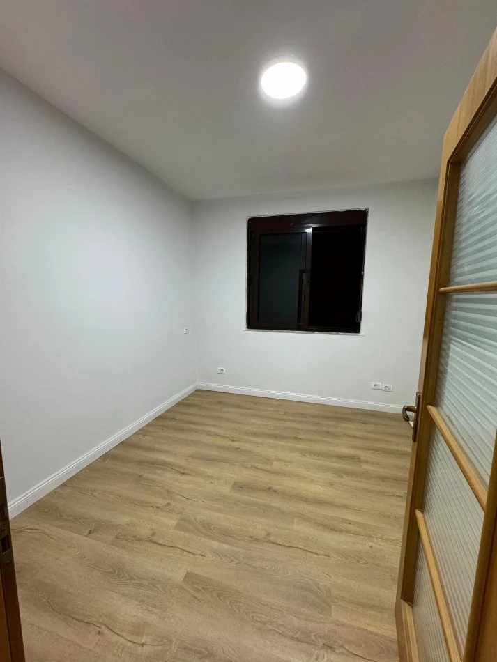 Durres, shitet apartament 1+1+Ballkon Kati 4, 52 m² 65.000 € 