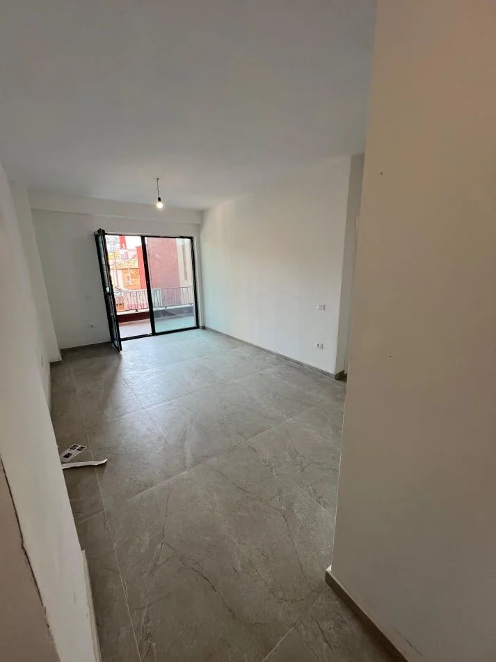 Tirane, shes apartament 2+1+Ballkon Kati 1, 96 m² 220.000 € (Myslym Shyri)