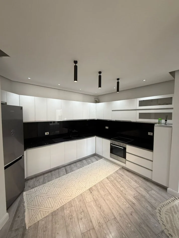 Tirane, shitet apartament 2+1+Ballkon Kati 7, 85 m² 133.000 € (Astir)