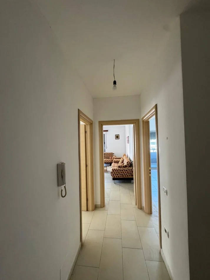 Tirane, jepet me qera apartament 2+1+Ballkon Kati 2, 100 m² 350 € (Astir prane Arc Hotel)
