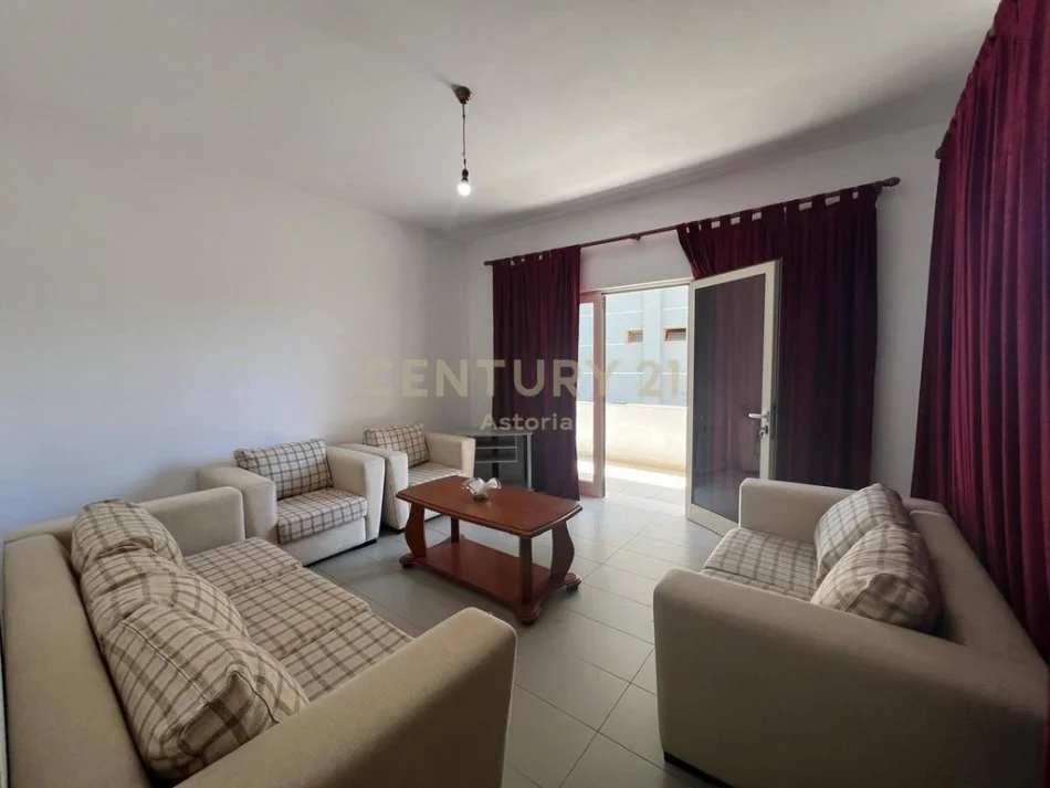 Tirane, jepet me qera apartament 2+1+Ballkon Kati 2, 90 m² 430 € (Prane fakultetit te ekonomise, Tirane)