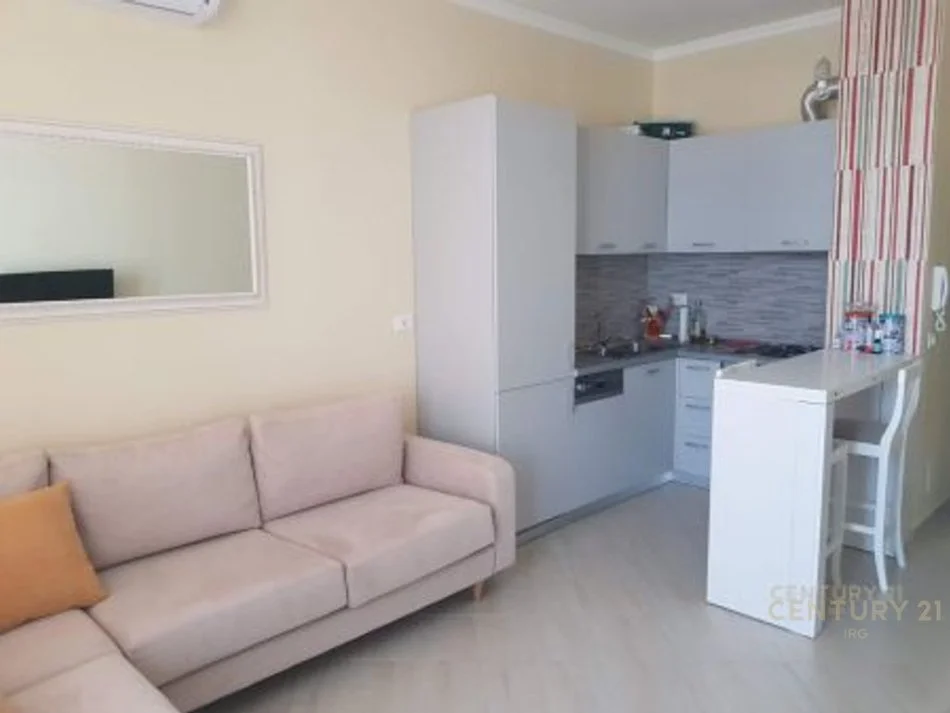 Apartament 1+1 me qera te Komuna e Parisit, 550 € / ne muaj