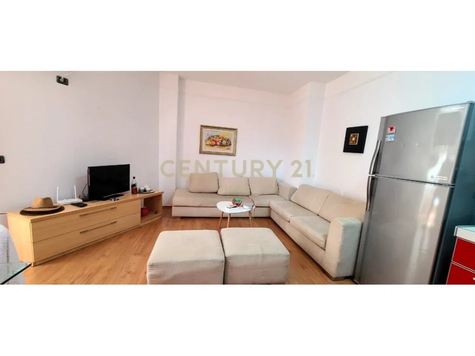Apartament 1+1 me qera ne Qender te Tiranes, 550 € / ne muaj