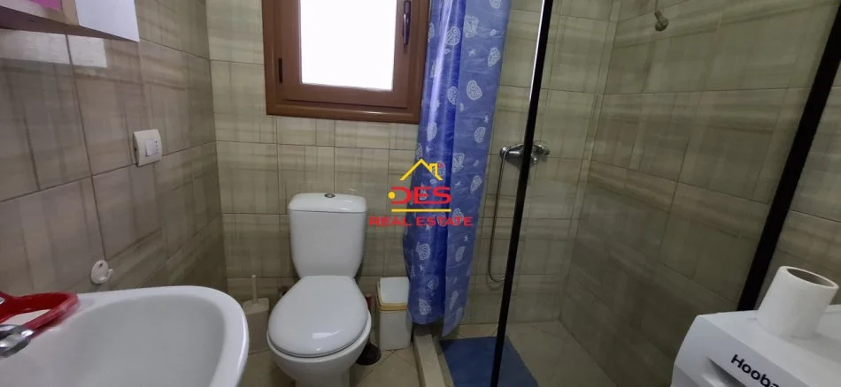 Vlore, jepet me qera shtepi 2+1+Ballkon Kati 1, 110 m² 350 € (Cerkovinë)