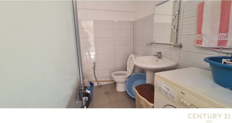 Tirane, jepet me qera apartament Vile 2 Katshe , 56 m² 350 € (Prane rruges se Kavajes)