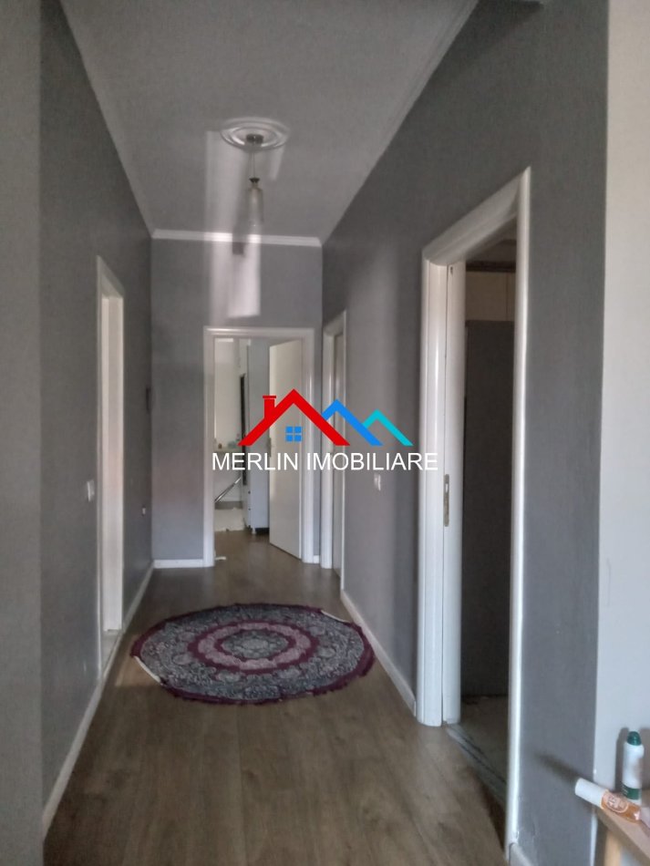 Tirane, jepet me qera apartament 1+1+Ballkon Kati 1, 72 m² 360 € (RRUGA DR SHEFQET NDROQI,SENATORIUMI)