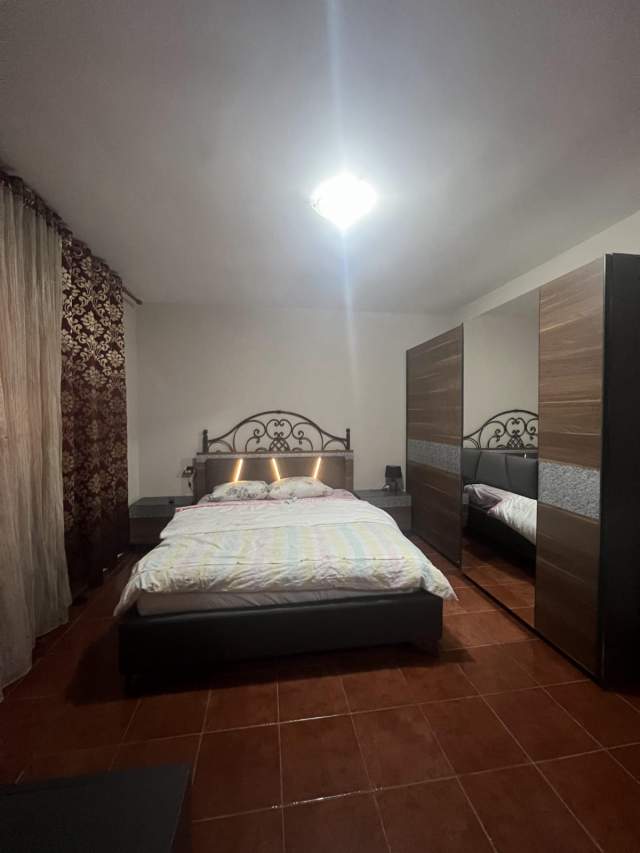 Tirane, jepet me qera apartament 3+1+A+BLK Kati 9, 126 m² 700 Euro (Komuna e Parisit)