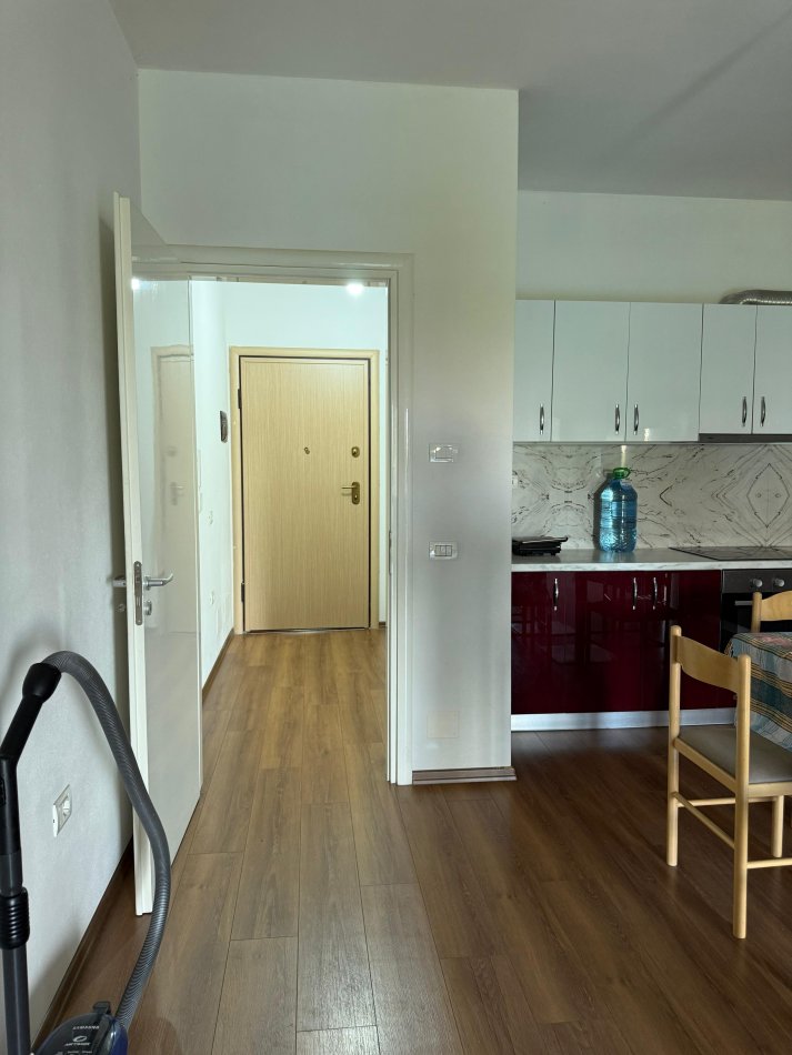 Tirane, jepet me qera apartament 2+1+Aneks+Ballkon Kati 4, 600 m² 600 € (Kompleksi GreenCity,Astir)
