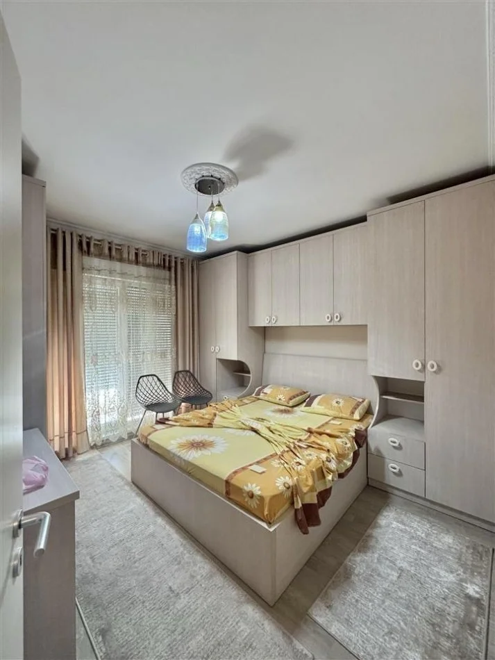 Tirane, jepet me qera apartament 1+1 Kati 3, 60 m² 550 € (Rruga ndre mjeda)