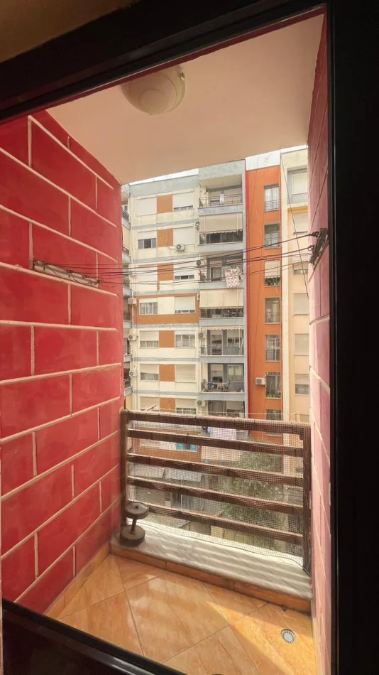 Tirane, jepet me qera apartament 2+1 , Kati 3, 120m2, 500Euro (Astir)