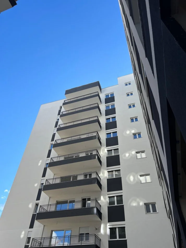 Tirane, shitet apartament 2+1+Ballkon Kati 7, 98 m² 117.000 € (Paskuqan)